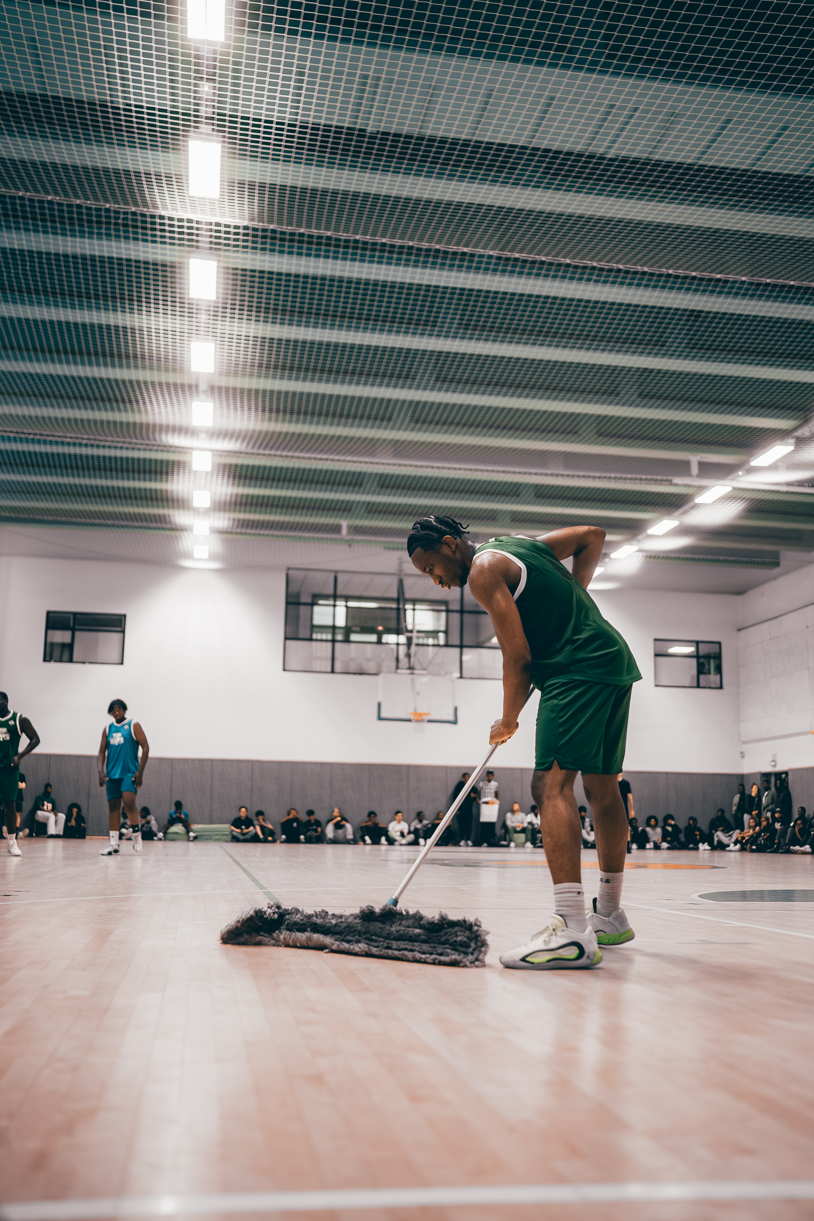 Clutch Moments Top Hoops